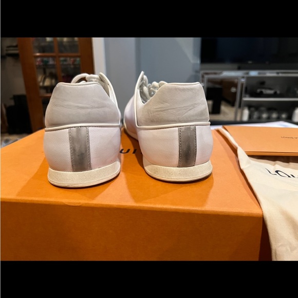 Louis Vuitton sneakers worn 2 times, in mint condition, comes with everything - Picture 6 of 7